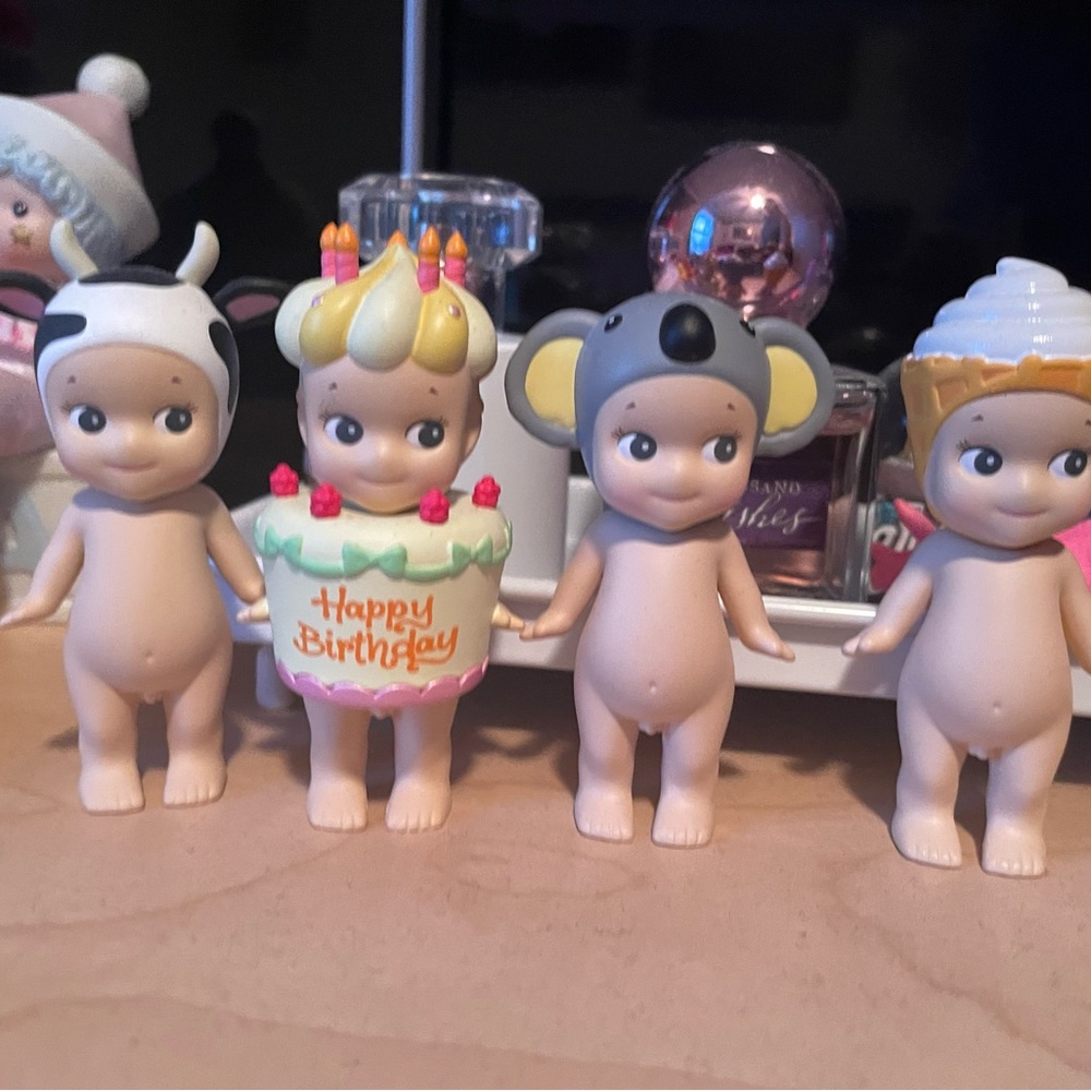 Lot of 4 Sonny Angels (No Boxes Included)